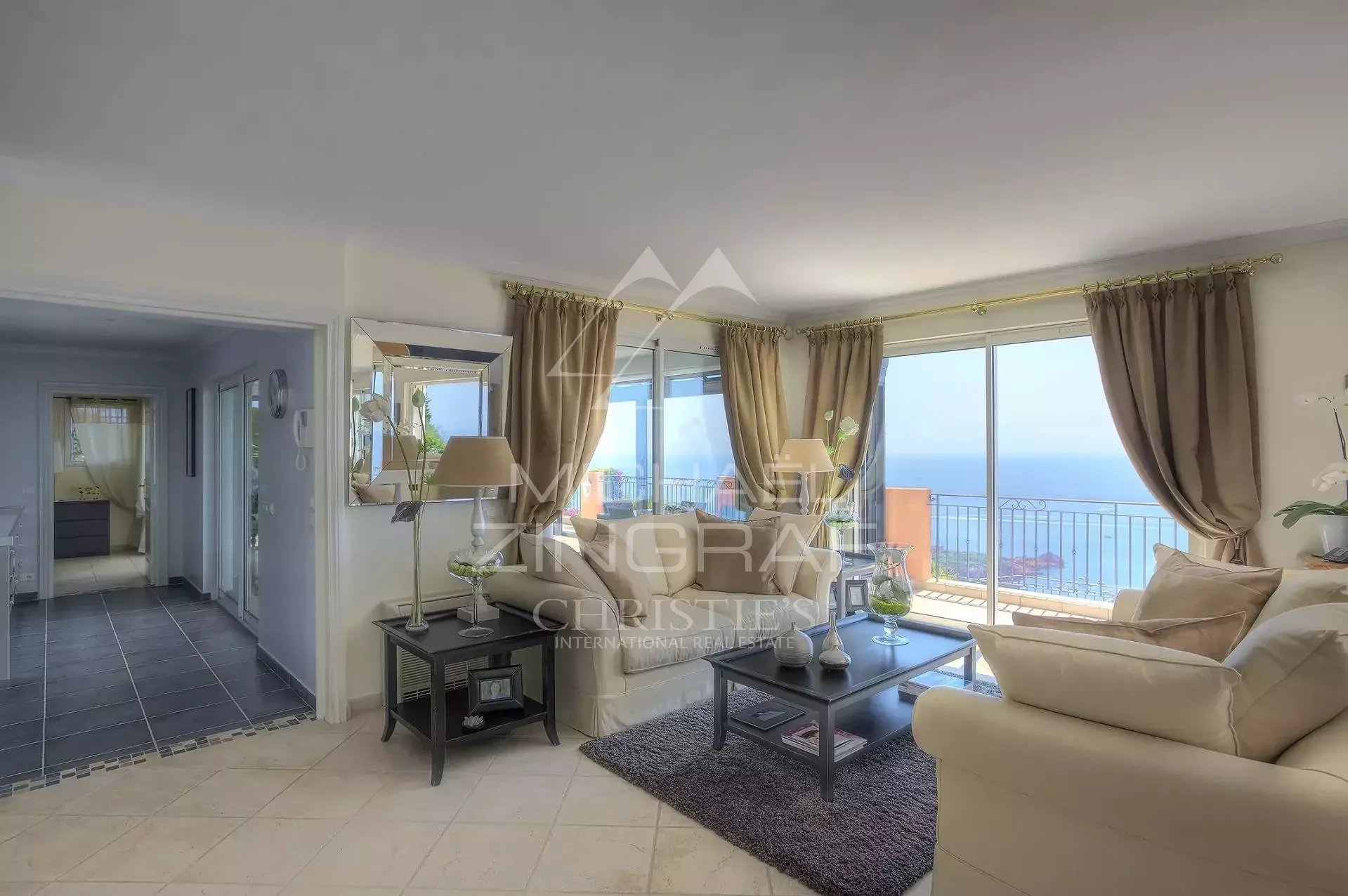Interior of a villa in Anthéor Interior of a villa with sea view, bright and elegant living room in Anthéor.