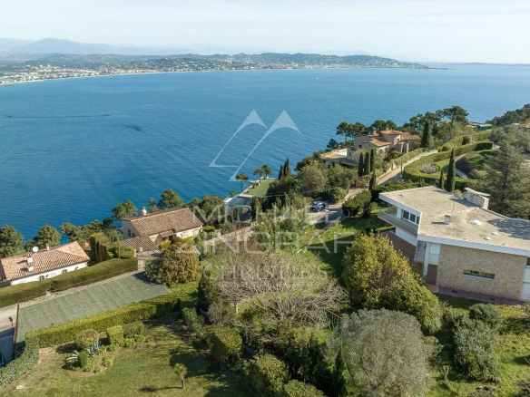 Luxury real estate photo | Charming Properties