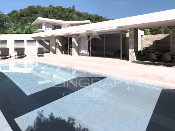 Vue d'une propriété à rénover avec piscine et espace extérieur à Théoule-sur-Mer.