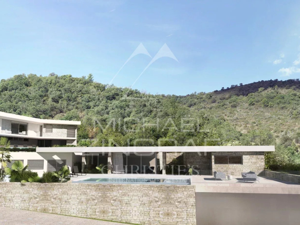 Propriété à rénover avec vue mer panoramique à Théoule-sur-Mer, terrain de 2600 m2.