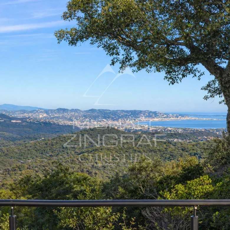 Luxury real estate photo | Charming Properties