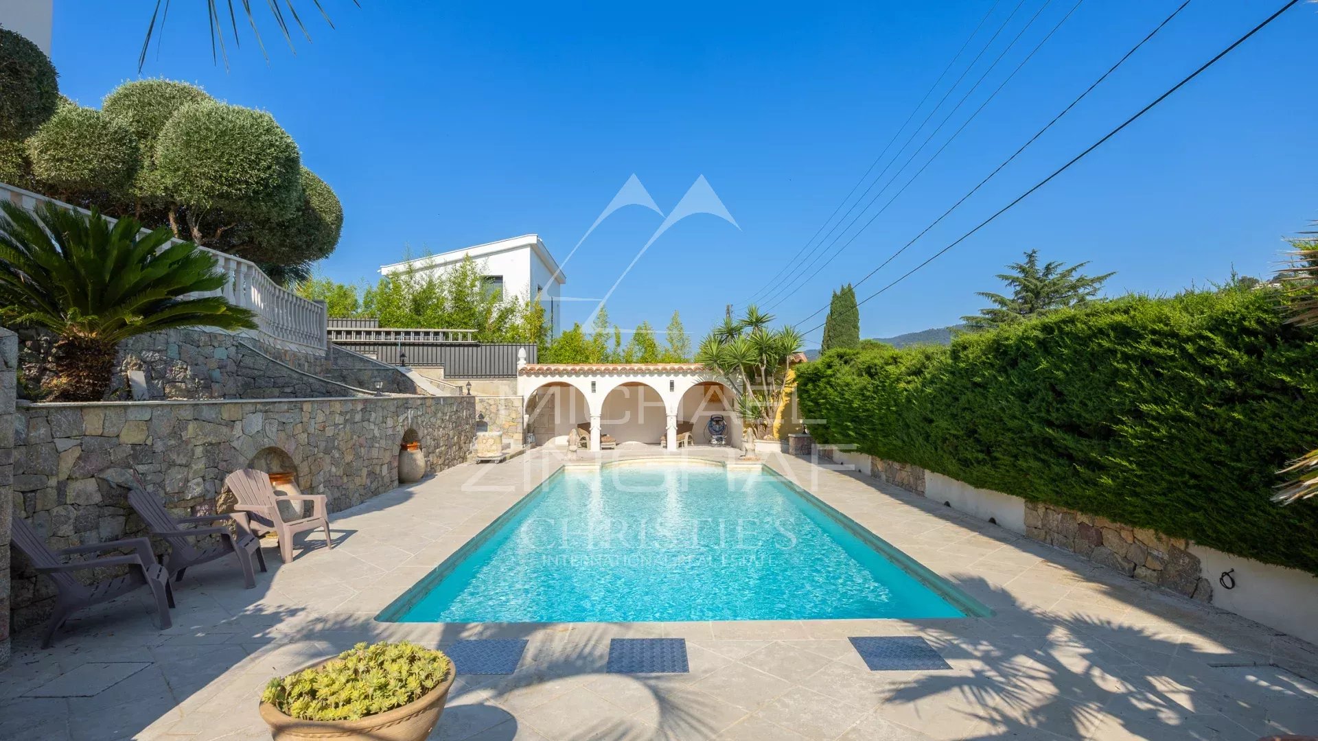 Charming property in Mandelieu-la-Napoule Property with swimming pool and outdoor space in Mandelieu-la-Napoule, Minelle district.