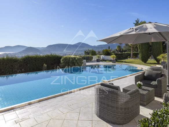 Villa with infinity pool and sea view in Mandelieu-la-Napoule