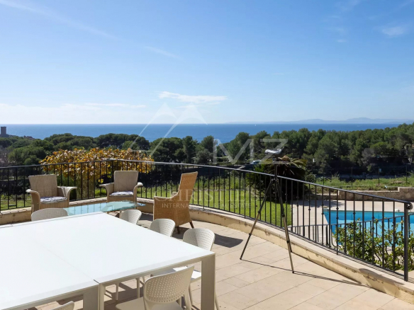 Villa Saint-Raphaël – entre Cannes et Saint-Tropez – vue mer