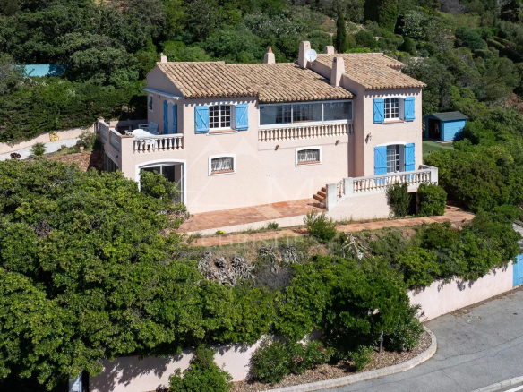 Exceptional location - Villa has renovated
