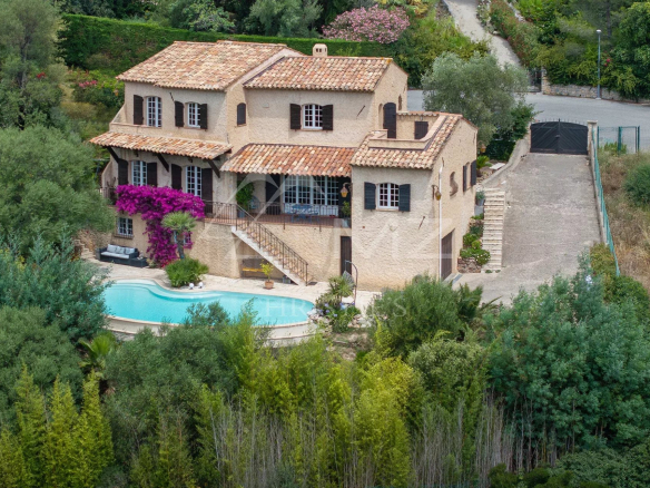 Mandelieu-La Napoule – Charmante maison dans un secteur prisé