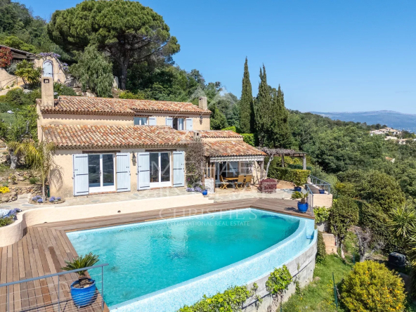 Superbe propriété avec vue mer imprenable
