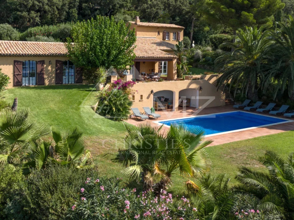 VILLA PROVENCALE AVEC VUE MER PANORAMIQUE – EXCLUSIVITE