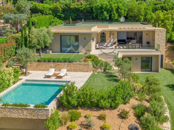 Contemporary villa very beautiful sea view
