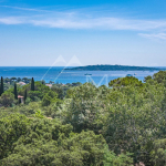 A SAISIR – VILLA A RENOVER VUE MER – GRIMAUD
