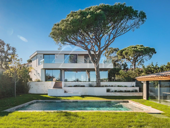 PRESTIGE CONTEMPORARY VILLA – SEA VIEW