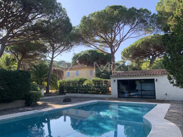 HIGH POTENTIAL – VILLA TO RENOVATE – SEMAPHORE