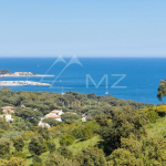 Exceptional land with sea views