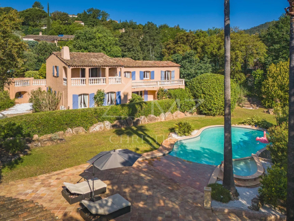 Villa provençale au calme proche village