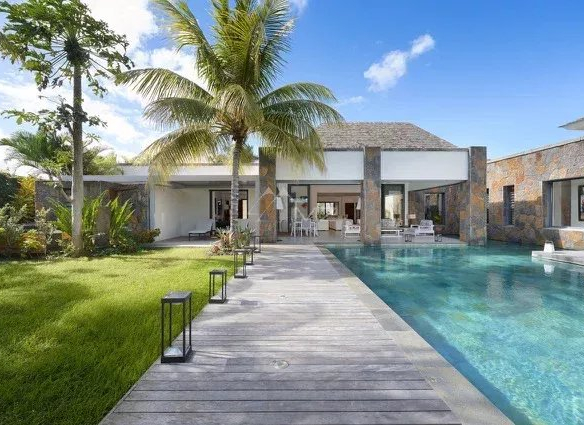 High-End Villa in Grand Baie
