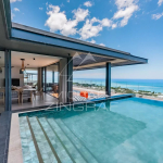 4 -bedroom penthouse with sea view - Black river