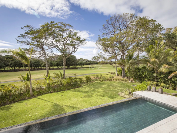 Mauritius – The Fairways Villas on golf course