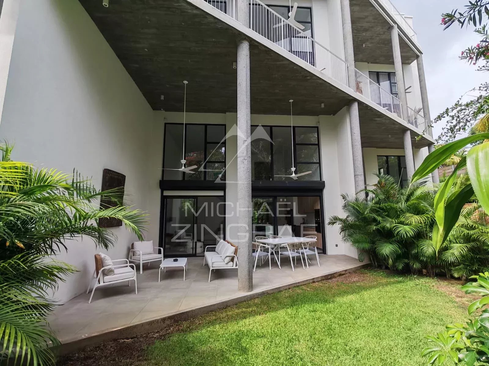 30425e3ef8c497d311d0c2ec84d2053e_be579c1af4_1600-original