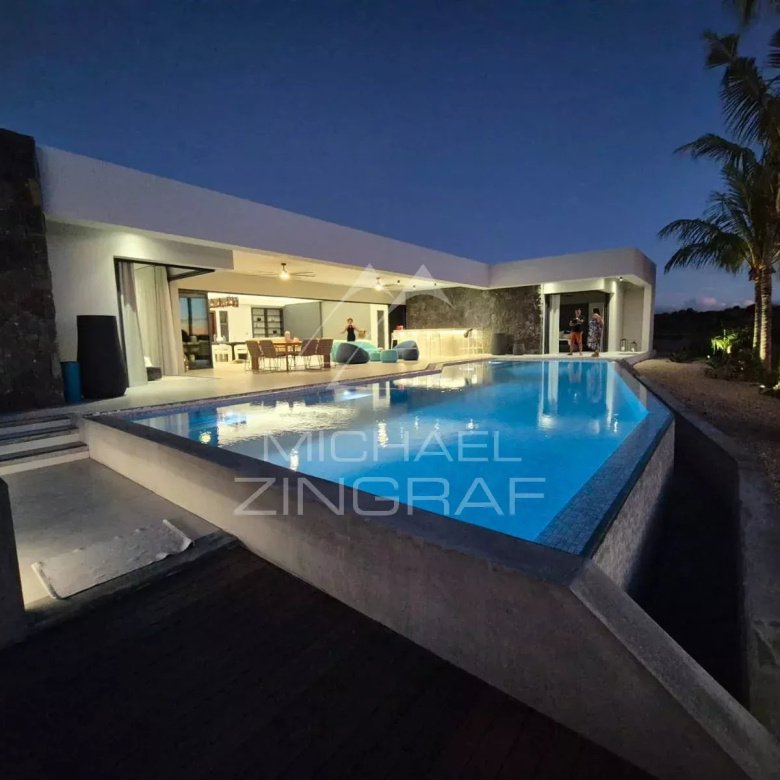 Proche village Villa de 237 m² avec appartements indépendants