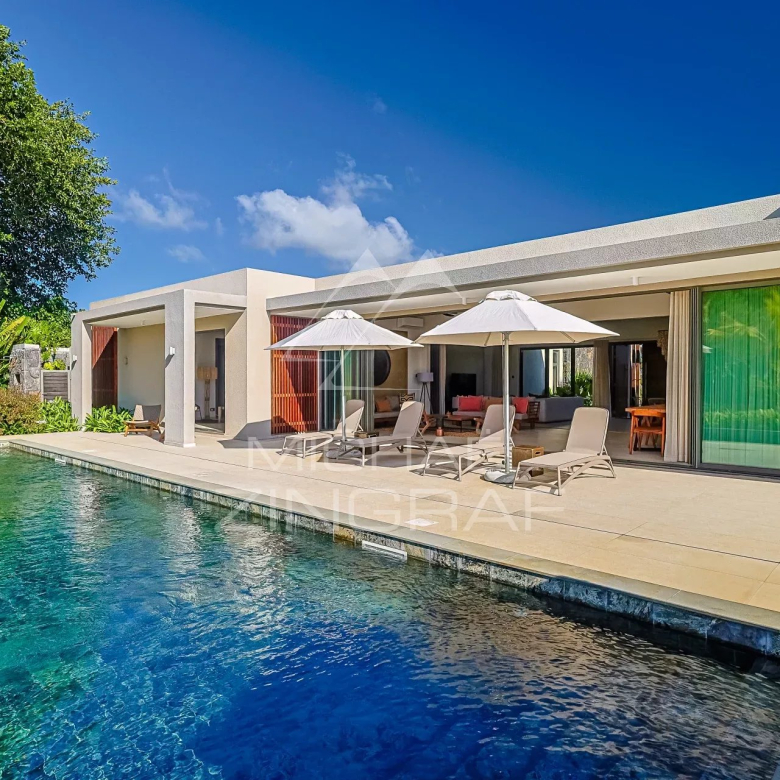 Near village, beautiful villa of 250 m² with 4 bedrooms