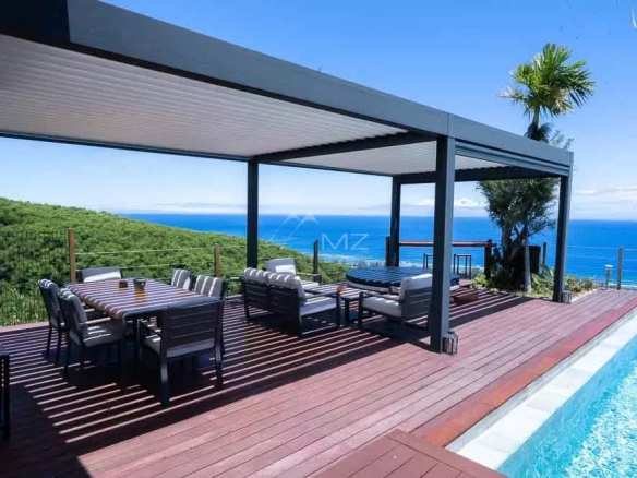 Villa exceptionnelle au cœur de la station balnéaire de Saint-Leu