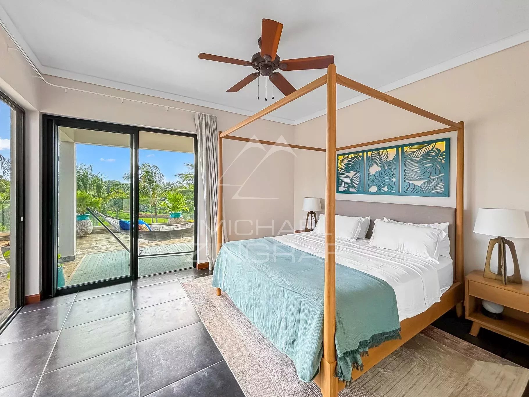 e08fb3feeac3a4e113b03f8313dfabae_26b9ca781a_1820-original