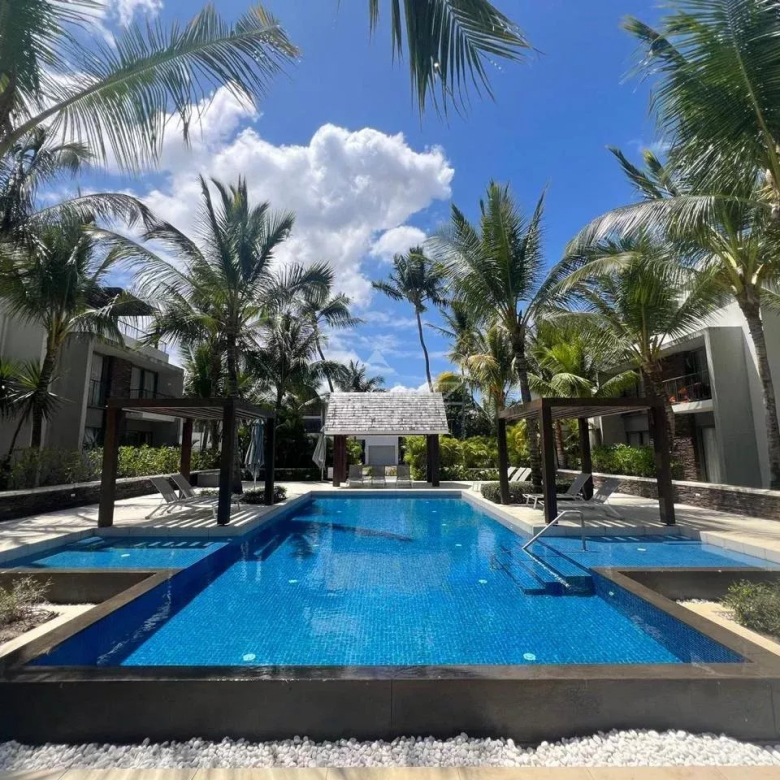 A favorite spot on the banks of the Sorgue - Thor town center