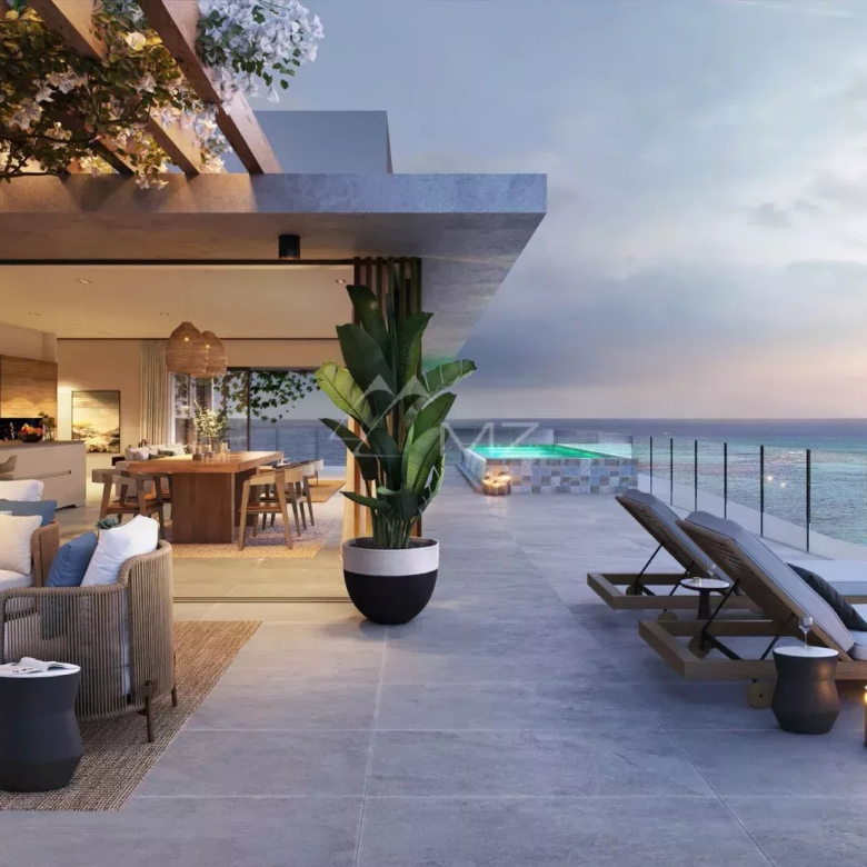 Penthouse – private beach access – in Pereybere