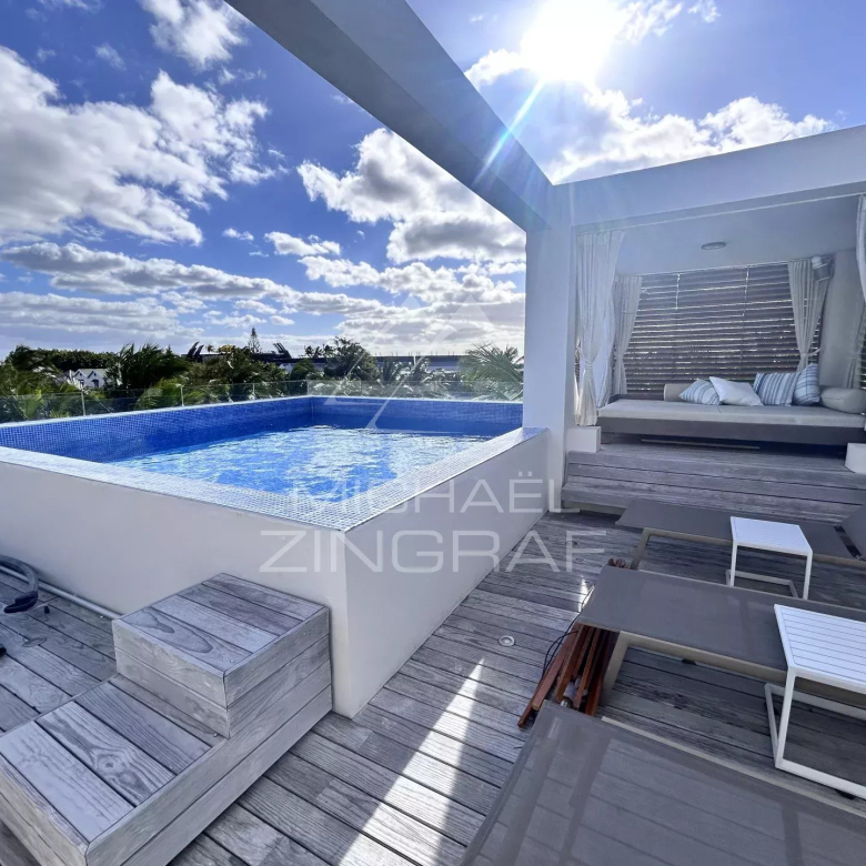 BALACLAVA: Penthouse pieds dans l’eau avec vue imprenable