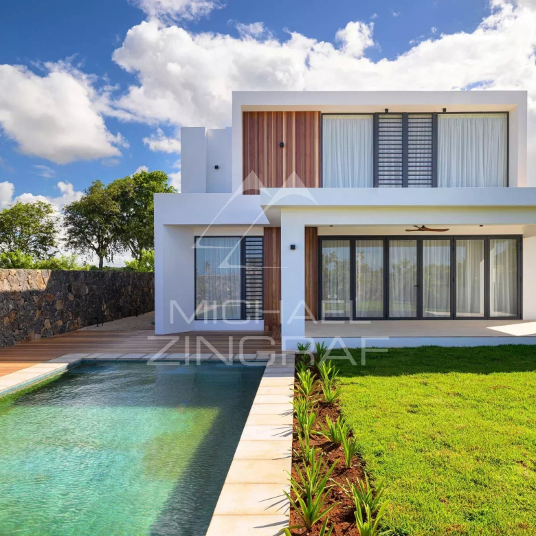 4-Bedroom Villa – Beachfront in Azuri