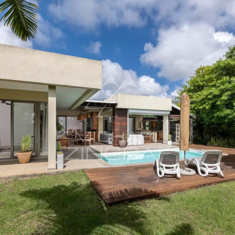 CONTEMPORARY VILLA FOR RESALE – ECO SAVANAH, BLACK RIVER