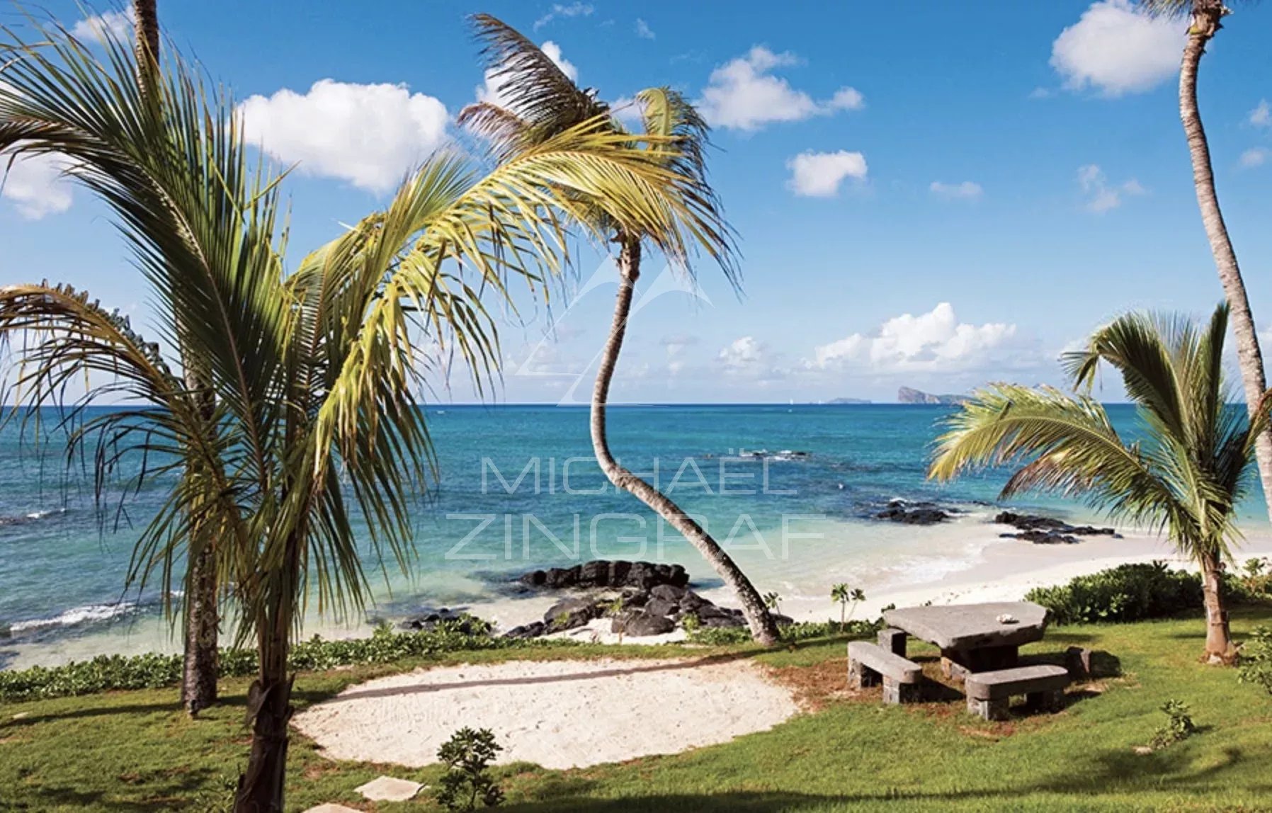 eff9ec07dafd7679f427848b965bf6e1_3473414222_1796-original