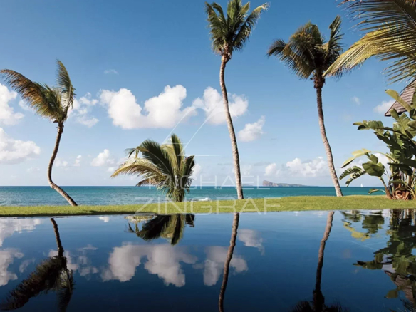 Ile Maurice – Opportunité rare : Villa de luxe Pied dans l’eau  proche Grand Baie – Pointe aux Canonniers