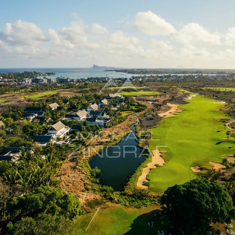 Mauritius – 4-bedroom villa on a golf resort with private beaches