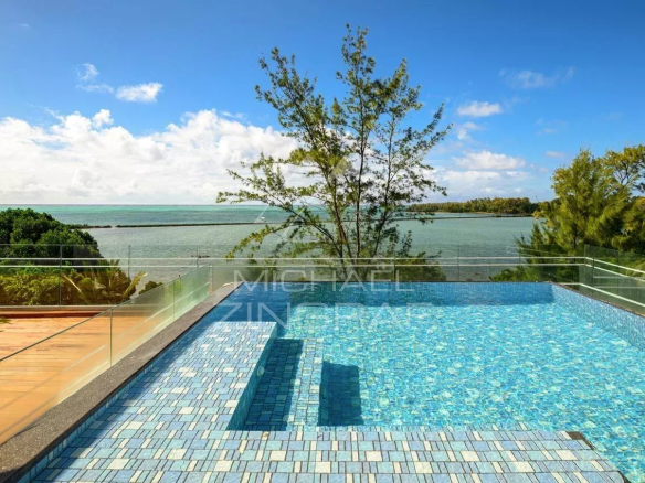 Penthouse d’Exception de 4 Chambres avec Vue Panoramique sur le Lagon à Azuri Golf & Beachfront Village