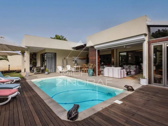 Modern villa with swimming pool and terrace, located in Mont Mascal, Grand Baie.