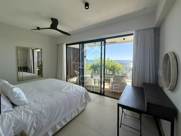 Penthouse room with sea view in Pointe aux Canonniers, Grand Baie.