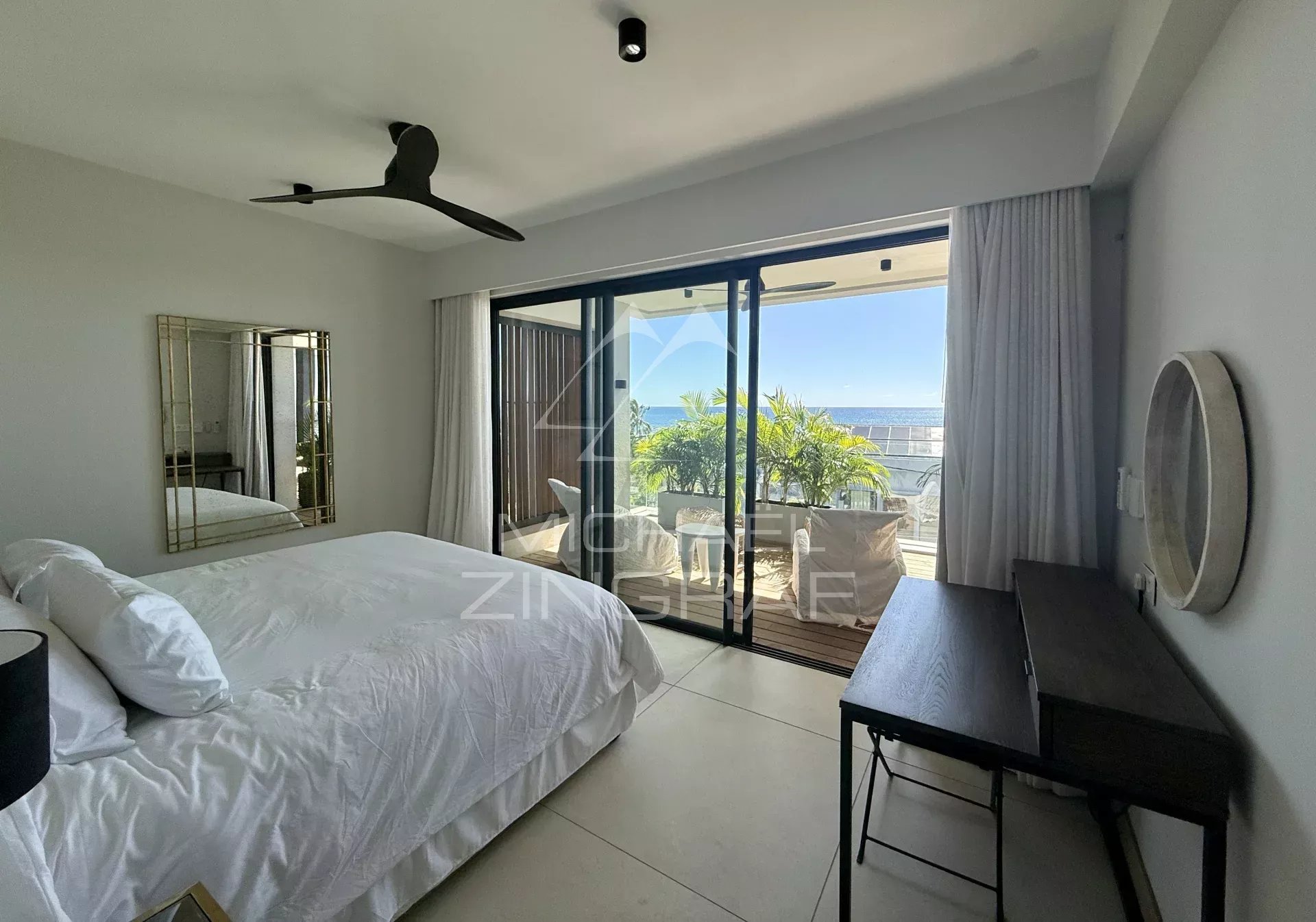 Penthouse with sea view in Pointe aux Canonniers Penthouse room with sea view in Pointe aux Canonniers, Grand Baie.