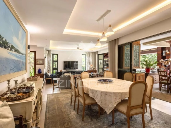 Interior of a villa with dining room and living room, modern and bright decor in Mont Mascal, Grand Baie.