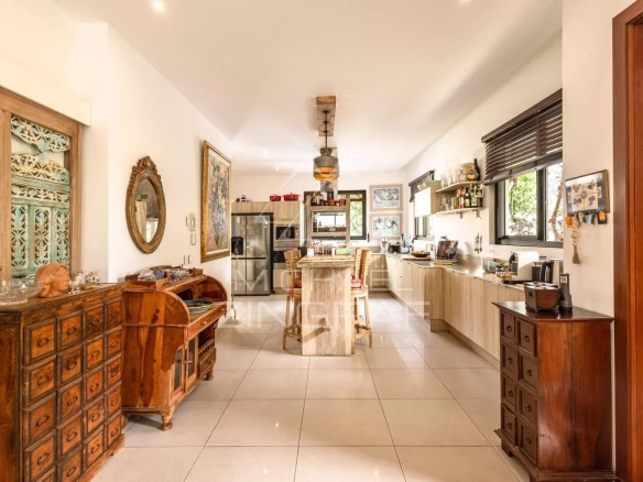Interior of a villa in Mont Mascal Grand Baie with modern kitchen and wooden furniture.