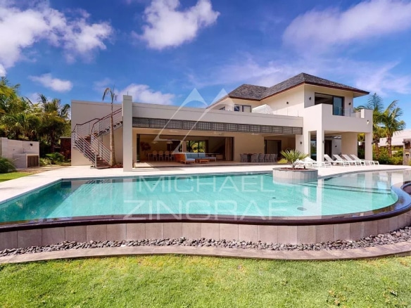 Modern 4-bedroom villa with swimming pool on a golf course in Beau Champ, Mauritius.
