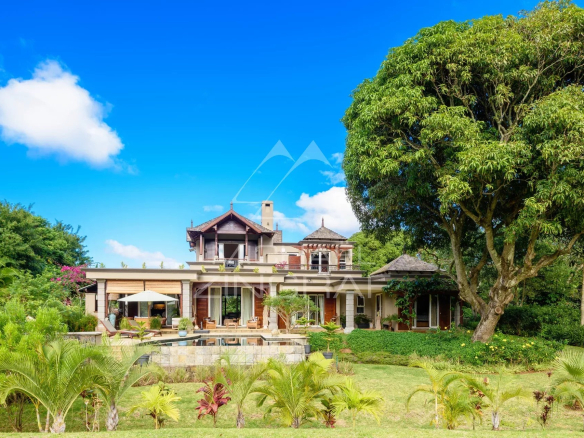 Spacious villa with pool and garden, located on a golf course in Bel Ombre, Mauritius.