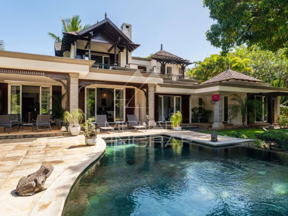 Spacious villa with pool and garden in a golf estate in Bel Ombre, Mauritius.