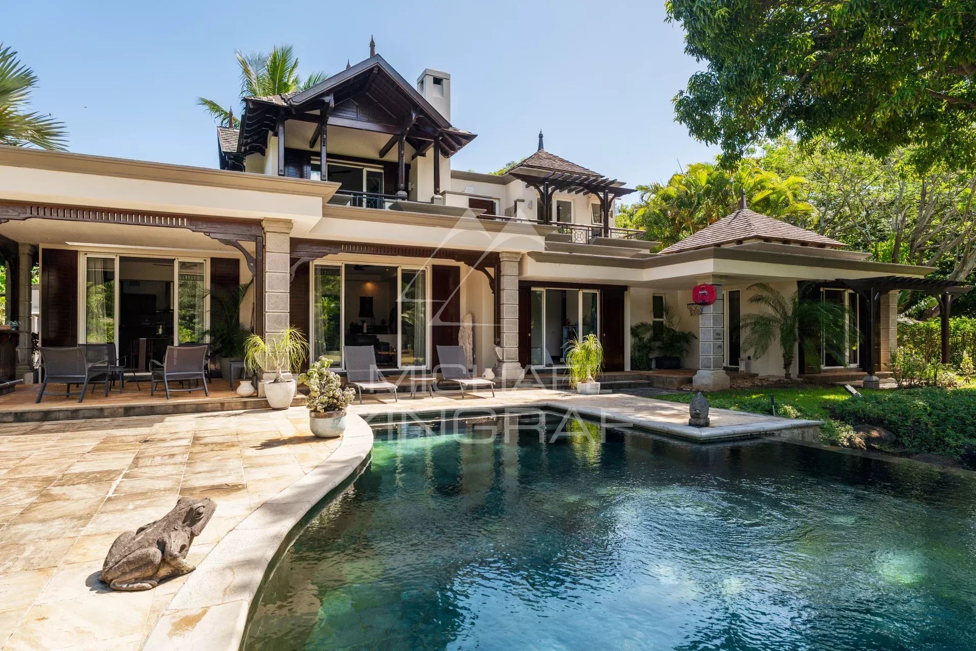 Spacious villa with pool and garden in a golf estate in Bel Ombre, Mauritius.
