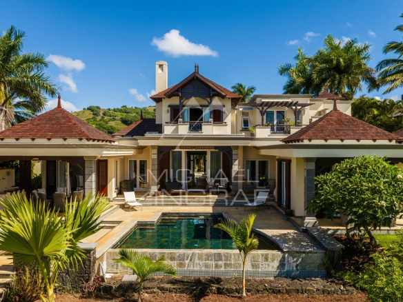 Elegant two-story villa with swimming pool and ocean view, located in the Valriche estate in Bel Ombre.