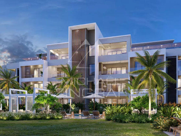 Penthouse de luxe avec jardin et palmier à Belle Mare, île Maurice.