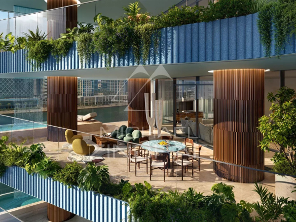 Terrasse d'un appartement moderne avec mobilier et plantes, vue sur le Burj Khalifa à Dubaï.