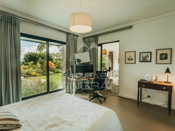 Bright room in an apartment with garden view in Haute Rive.