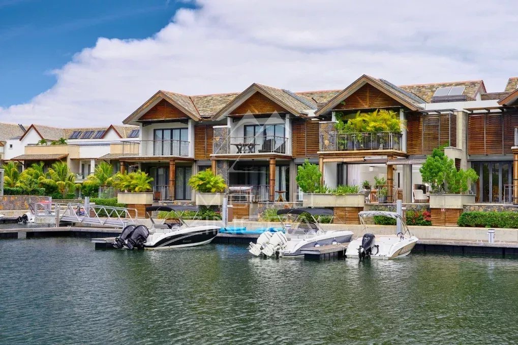 Duplex à La Balise Marina Duplex de 3 chambres avec piscine privée et amarrage à La Balise Marina, Rivière Noire.