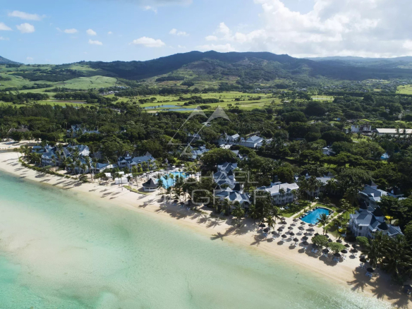 Vue aérienne des villas de luxe à Heritage Villas Valriche, Bel Ombre, île Maurice.